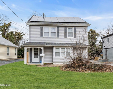 1227 Bay Avenue - Photo Thumbnail 1