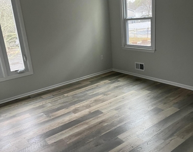12a Diamond Drive - Photo Thumbnail 4