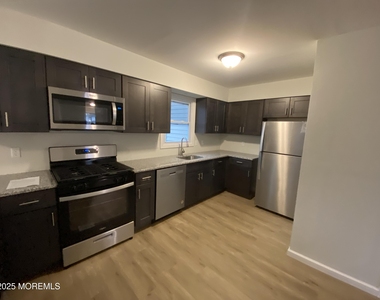 12a Diamond Drive - Photo Thumbnail 2