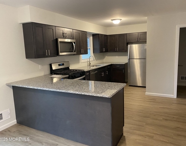 12a Diamond Drive - Photo Thumbnail 1