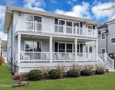 404 9th Avenue - Photo Thumbnail 1