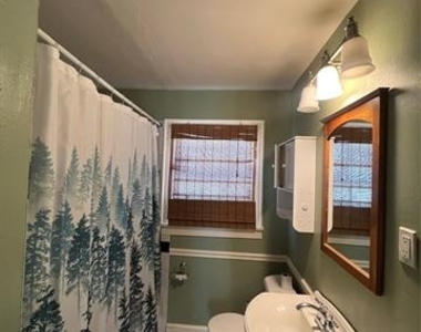 642 Robinson Place - Photo Thumbnail 7