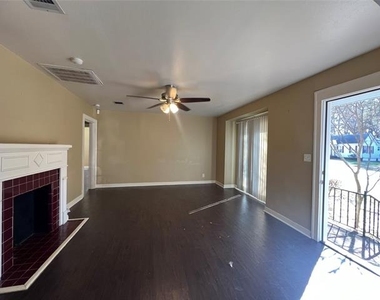642 Robinson Place - Photo Thumbnail 2