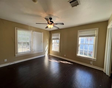 642 Robinson Place - Photo Thumbnail 6