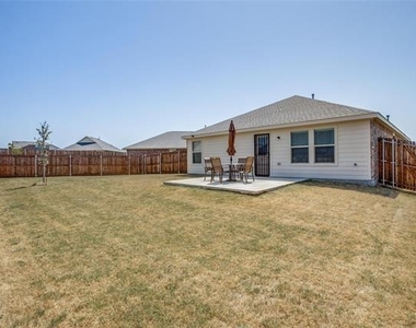 425 Sweet Shade Lane - Photo Thumbnail 8