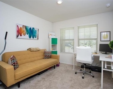 425 Sweet Shade Lane - Photo Thumbnail 2