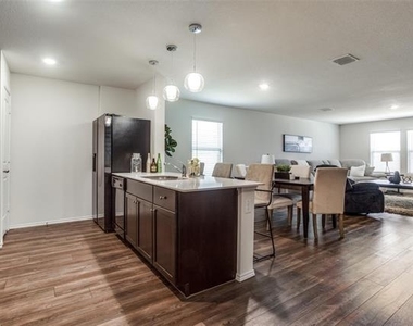 425 Sweet Shade Lane - Photo Thumbnail 1
