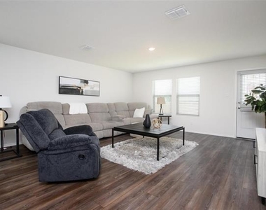 425 Sweet Shade Lane - Photo Thumbnail 3