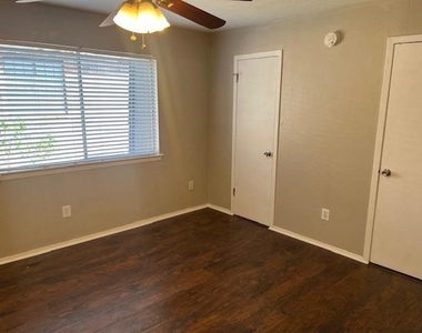 2821 Reagan Street - Photo Thumbnail 6