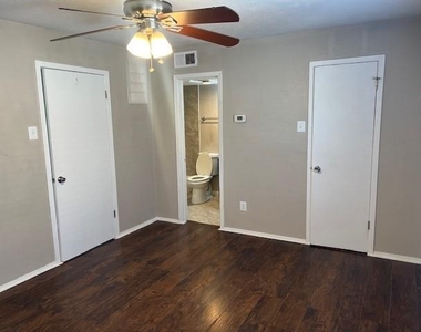 2821 Reagan Street - Photo Thumbnail 7