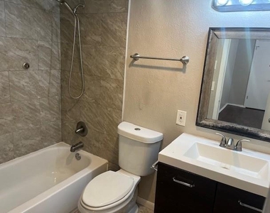 2821 Reagan Street - Photo Thumbnail 8