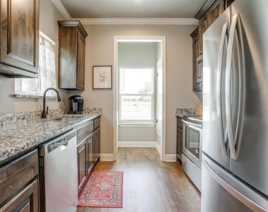 2700 James - Photo Thumbnail 11