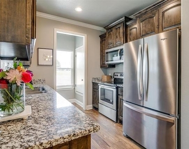 2700 James - Photo Thumbnail 10