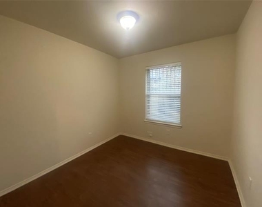 2302 Coleman Avenue - Photo Thumbnail 10