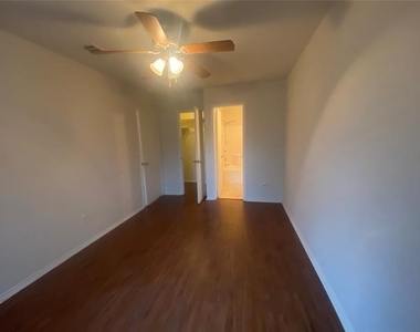 2302 Coleman Avenue - Photo Thumbnail 5