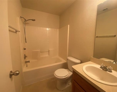 2302 Coleman Avenue - Photo Thumbnail 6