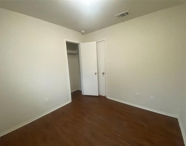 2302 Coleman Avenue - Photo Thumbnail 11