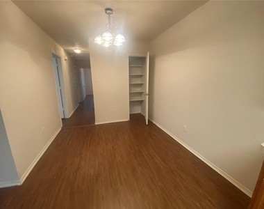 2302 Coleman Avenue - Photo Thumbnail 3