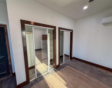 107 E Stone Street - Photo Thumbnail 2