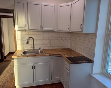 107 E Stone Street - Photo Thumbnail 9