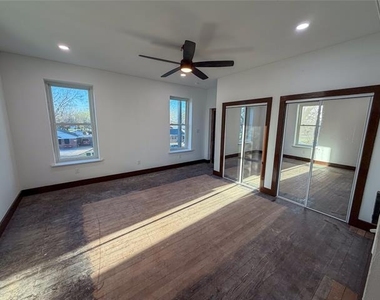 107 E Stone Street - Photo Thumbnail 6