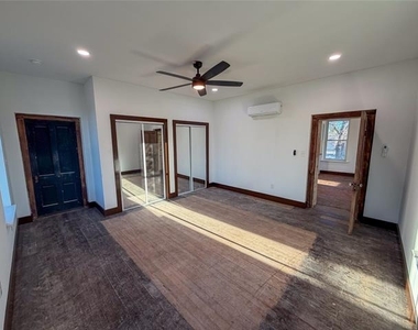 107 E Stone Street - Photo Thumbnail 15