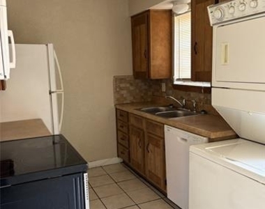 904 N Frances Street - Photo Thumbnail 1