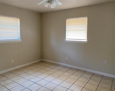 904 N Frances Street - Photo Thumbnail 3