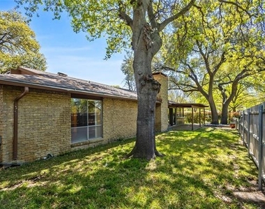 15721 Mapleview Circle - Photo Thumbnail 32