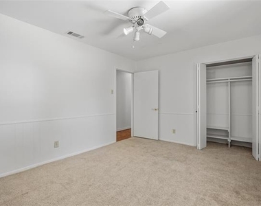 15721 Mapleview Circle - Photo Thumbnail 16