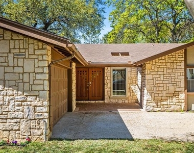 15721 Mapleview Circle - Photo Thumbnail 3