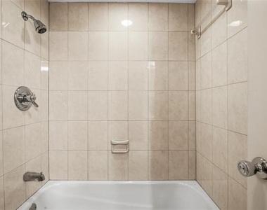 15721 Mapleview Circle - Photo Thumbnail 26