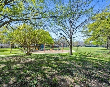 15721 Mapleview Circle - Photo Thumbnail 35