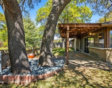 15721 Mapleview Circle - Photo Thumbnail 30