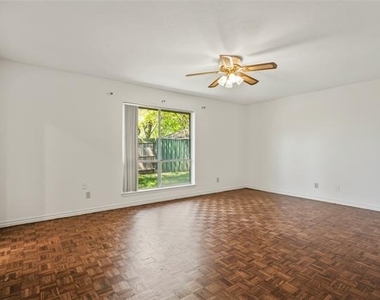 15721 Mapleview Circle - Photo Thumbnail 21