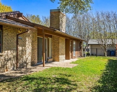 15721 Mapleview Circle - Photo Thumbnail 29