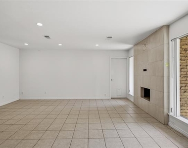15721 Mapleview Circle - Photo Thumbnail 12