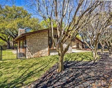 15721 Mapleview Circle - Photo Thumbnail 2