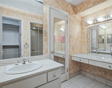 15721 Mapleview Circle - Photo Thumbnail 27