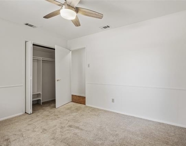 15721 Mapleview Circle - Photo Thumbnail 18