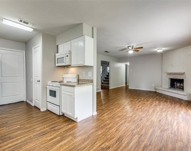 12129 Spring Branch Drive - Photo Thumbnail 3