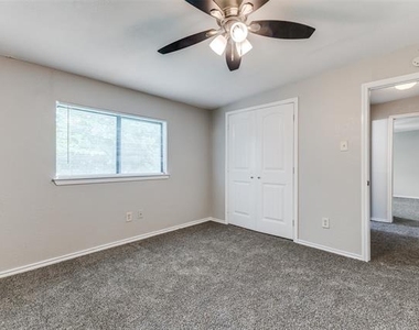 12129 Spring Branch Drive - Photo Thumbnail 6