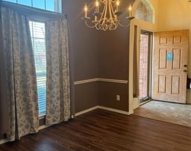 4606 Rosewood Lane - Photo Thumbnail 7