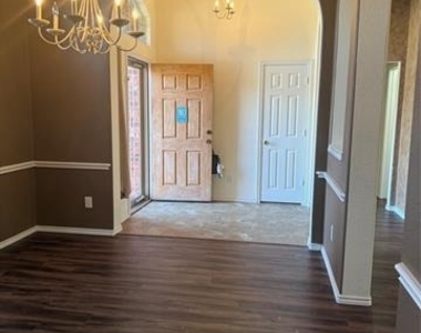 4606 Rosewood Lane - Photo Thumbnail 8