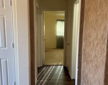 4606 Rosewood Lane - Photo Thumbnail 9
