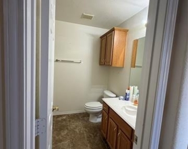 4606 Rosewood Lane - Photo Thumbnail 10