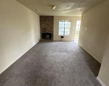 2822 Wimbledon Court - Photo Thumbnail 1