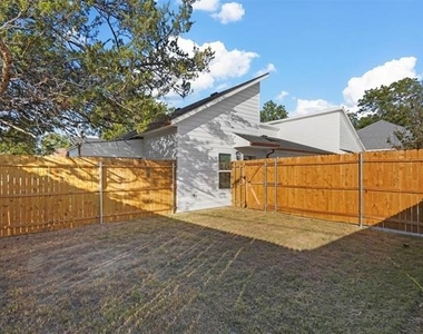2217 Sayle Street - Photo Thumbnail 19