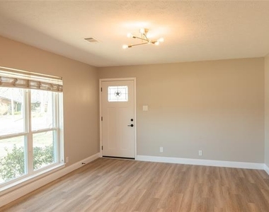 602 N Morris Street - Photo Thumbnail 10