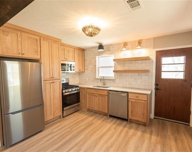 602 N Morris Street - Photo Thumbnail 7